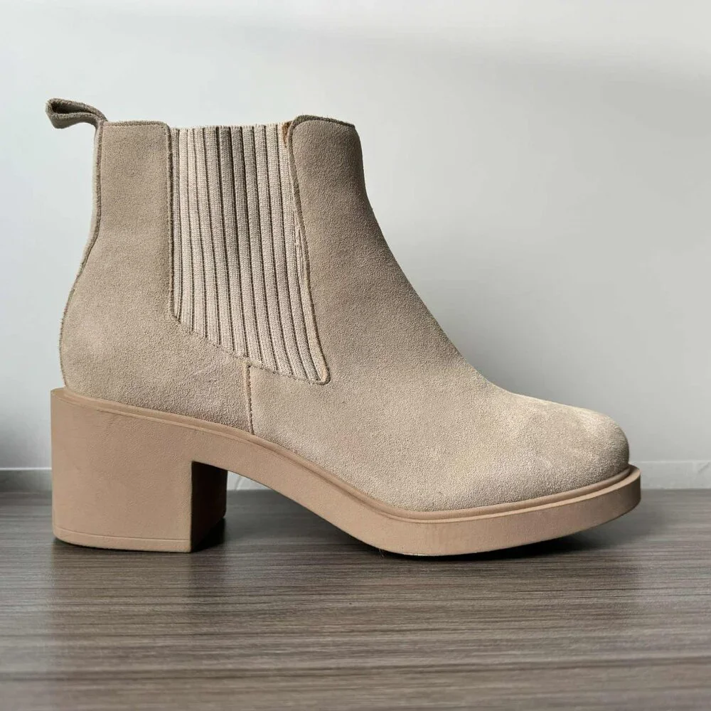 Andre Assous Gemma Chelsea Bootie Boots Size 9.5 $150 in Sesame Beige